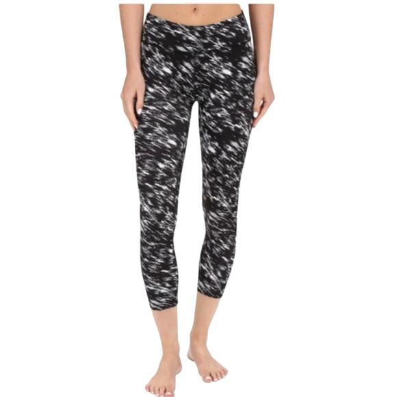 Beyond Yoga Lux Etched Block Print Leggings - Picture 9 of 10